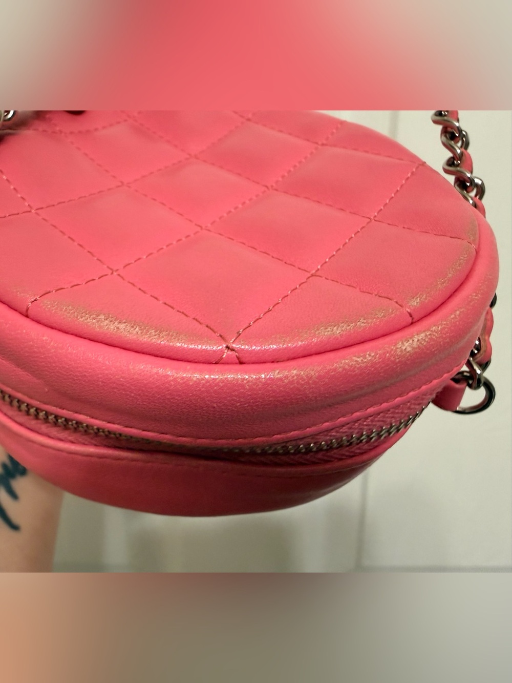 *Authentic* CHANEL - Leather Quilted Crossbody Bag w/ COA - Picture 10 of 16